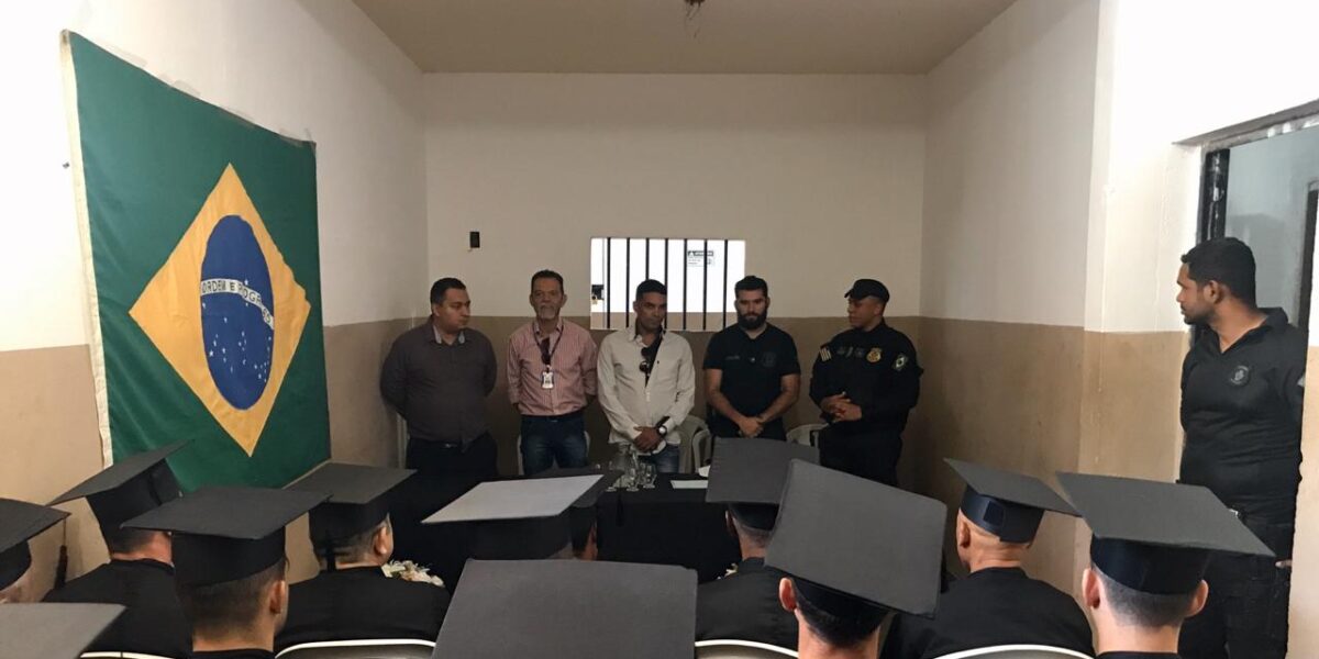 Presos concluem cursos na Penitenciária Masculina de Luziânia