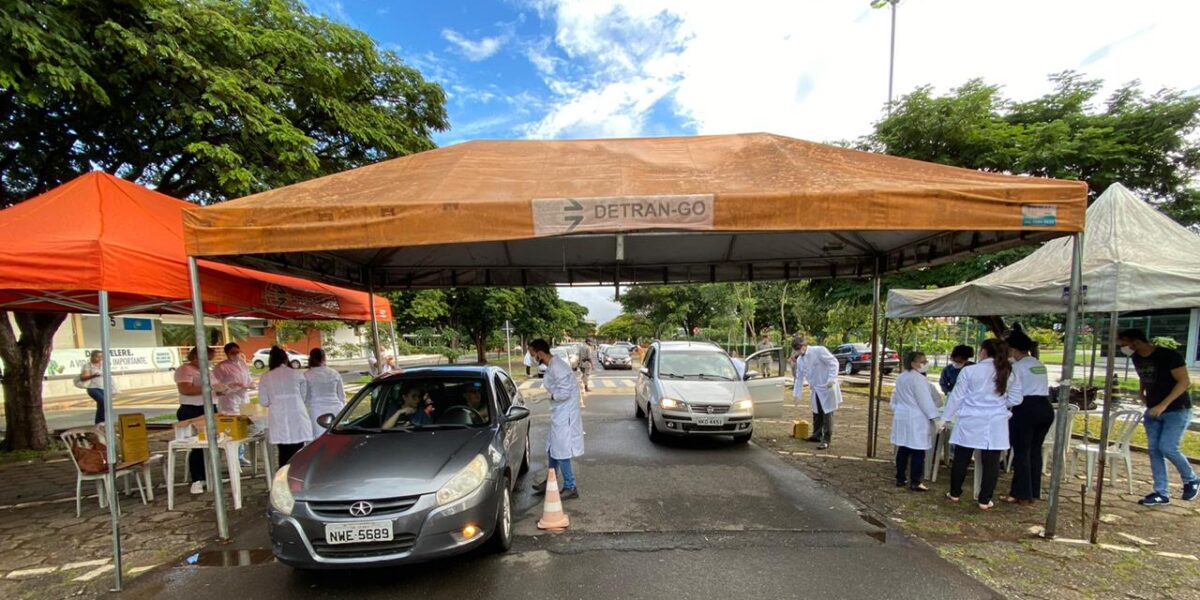 “Drive-Thru” da vacina imuniza 2,5 mil pessoas​ no Detran