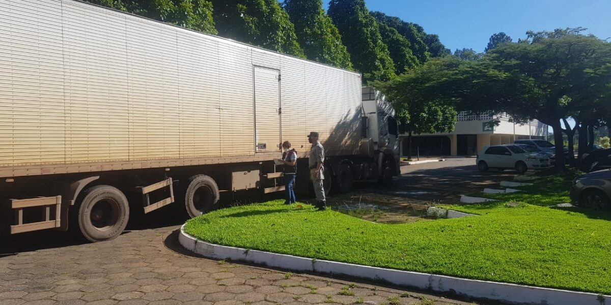 Carga de refrigerante irregular é autuada em Goiânia