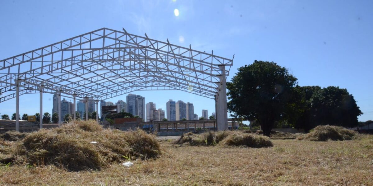 Governo retoma obras na Praça de Esportes do Setor Pedro Ludovico