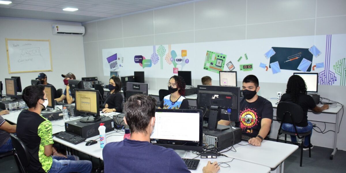 Escolas do Futuro realizam 1ª Semana das Profissões