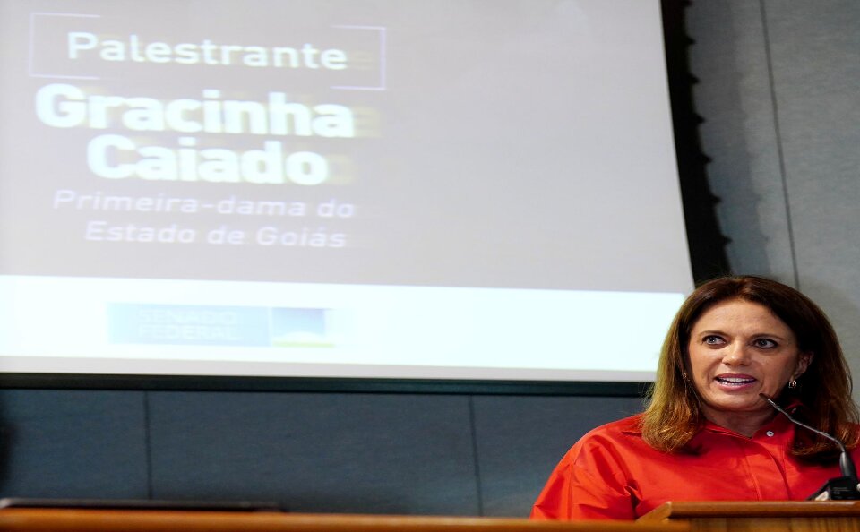 Gracinha Caiado ministra palestra em Brasília