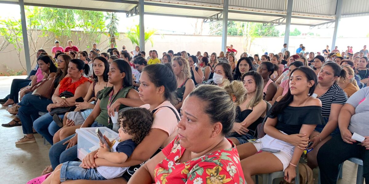 Moradores de Goiânia recebem Crédito Social e Bolsa Qualificação