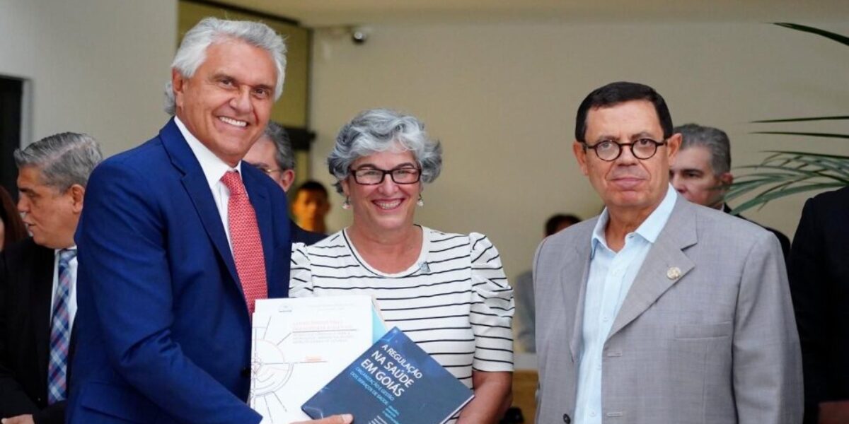 Governador participa de lançamento de livro sobre transporte coletivo da Grande Goiânia