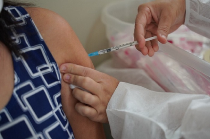 Governo de Goiás alerta população a completar esquema vacinal