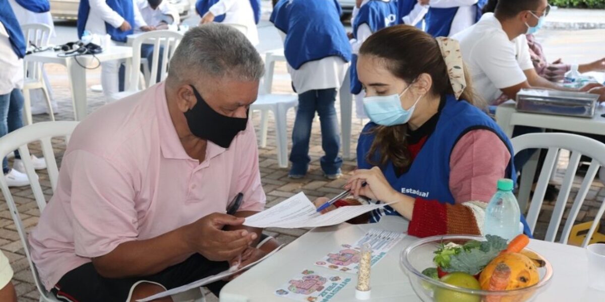 Saúde na Praça alerta para a prevenção do câncer colorretal