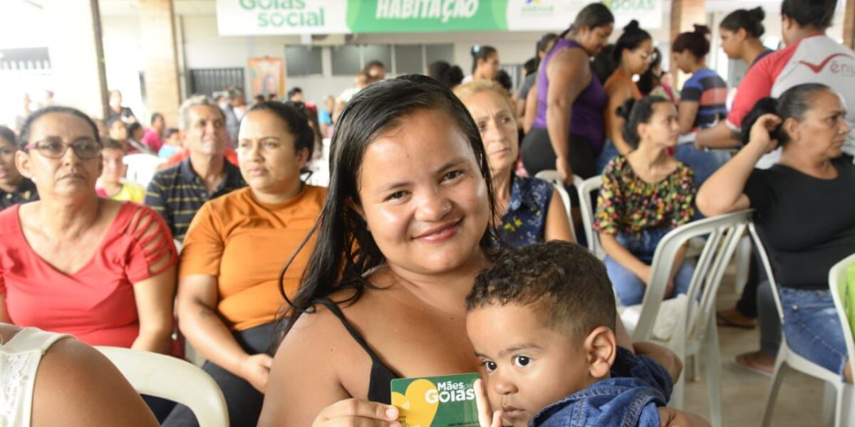 Goiás Social entrega benefícios no interior