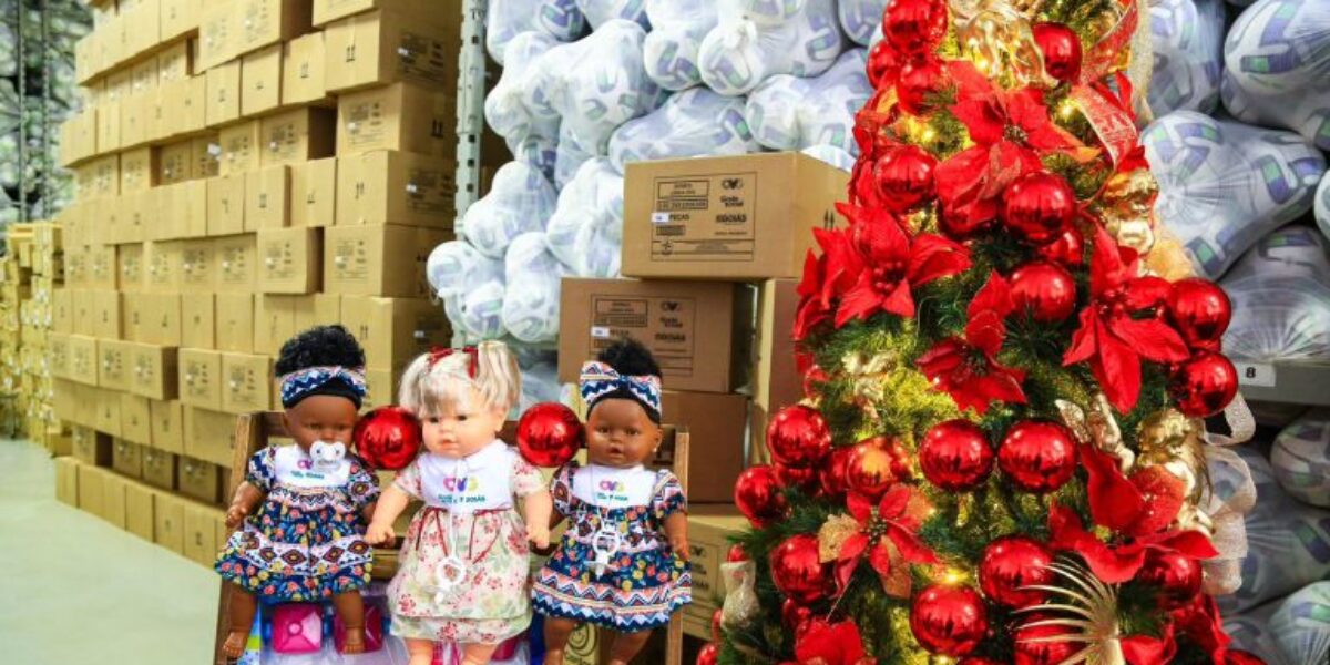 Natal do Bem distribui brinquedos em Goiânia