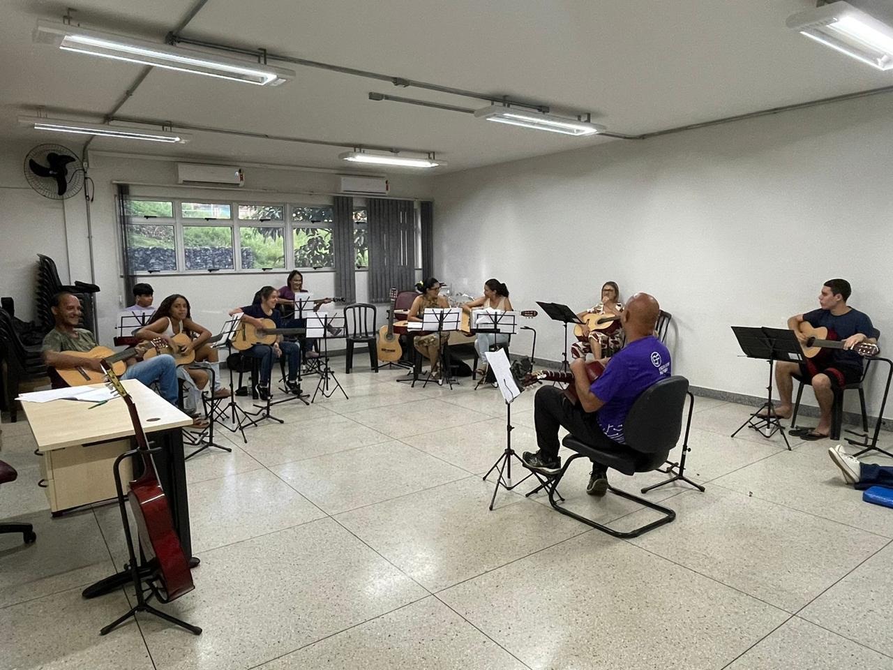 Escola do Futuro inscreve a curso de violão em Caldas Novas e cidade de Goiás