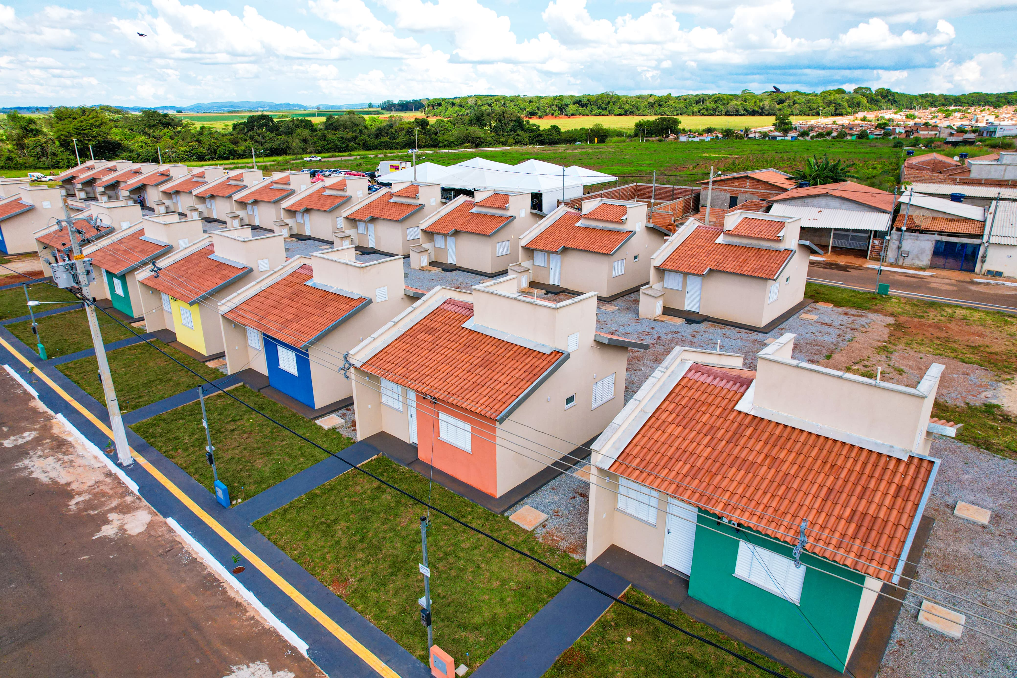 Agehab começa construção de casas a custo zero em 43 novos municípios