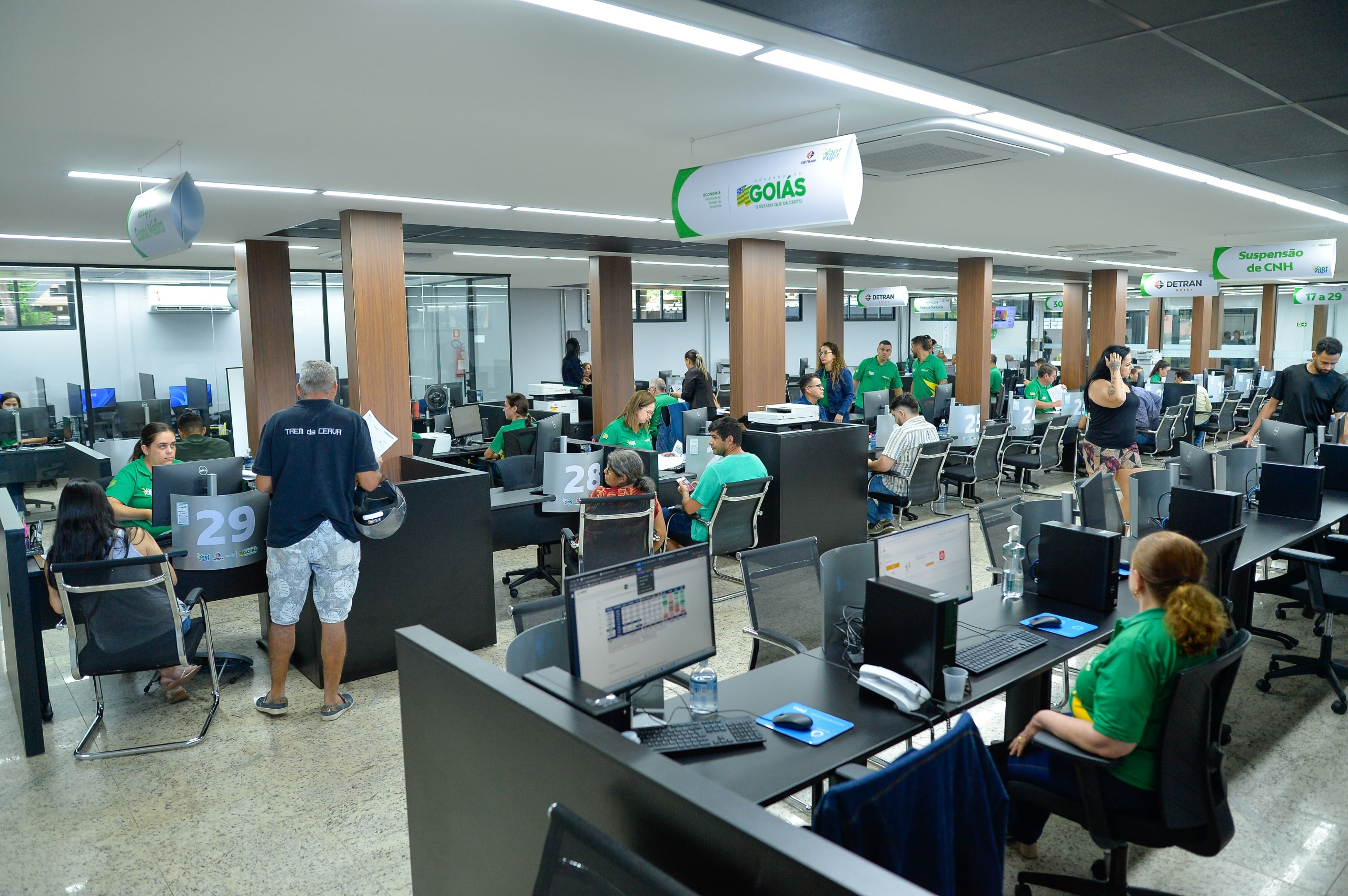 Governo entrega reforma do Vapt Vupt na sede do Detran, em Goiânia