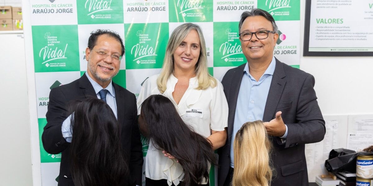 Goiás Social doa mais de 200 perucas para mulheres em tratamento de câncer
