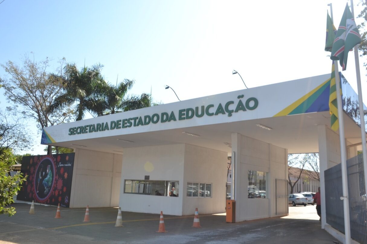 Governo de Goiás empossa 309 professores aprovados em concurso