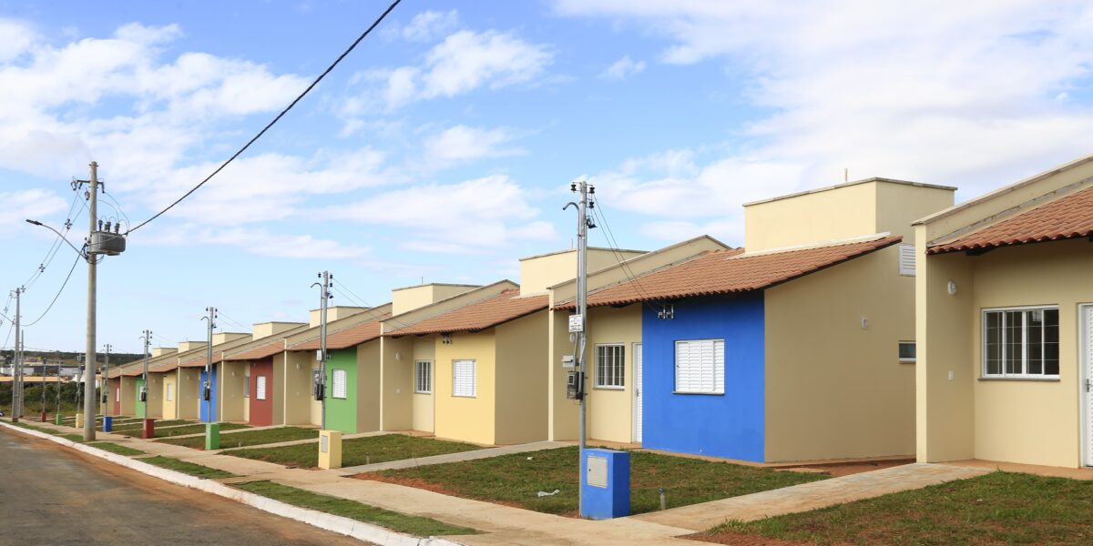 Entregues 83 casas a custo zero em Águas Lindas e Formosa