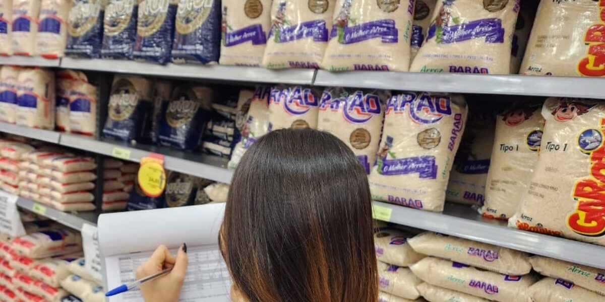Procon encontra diferença de até 27% no preço do arroz