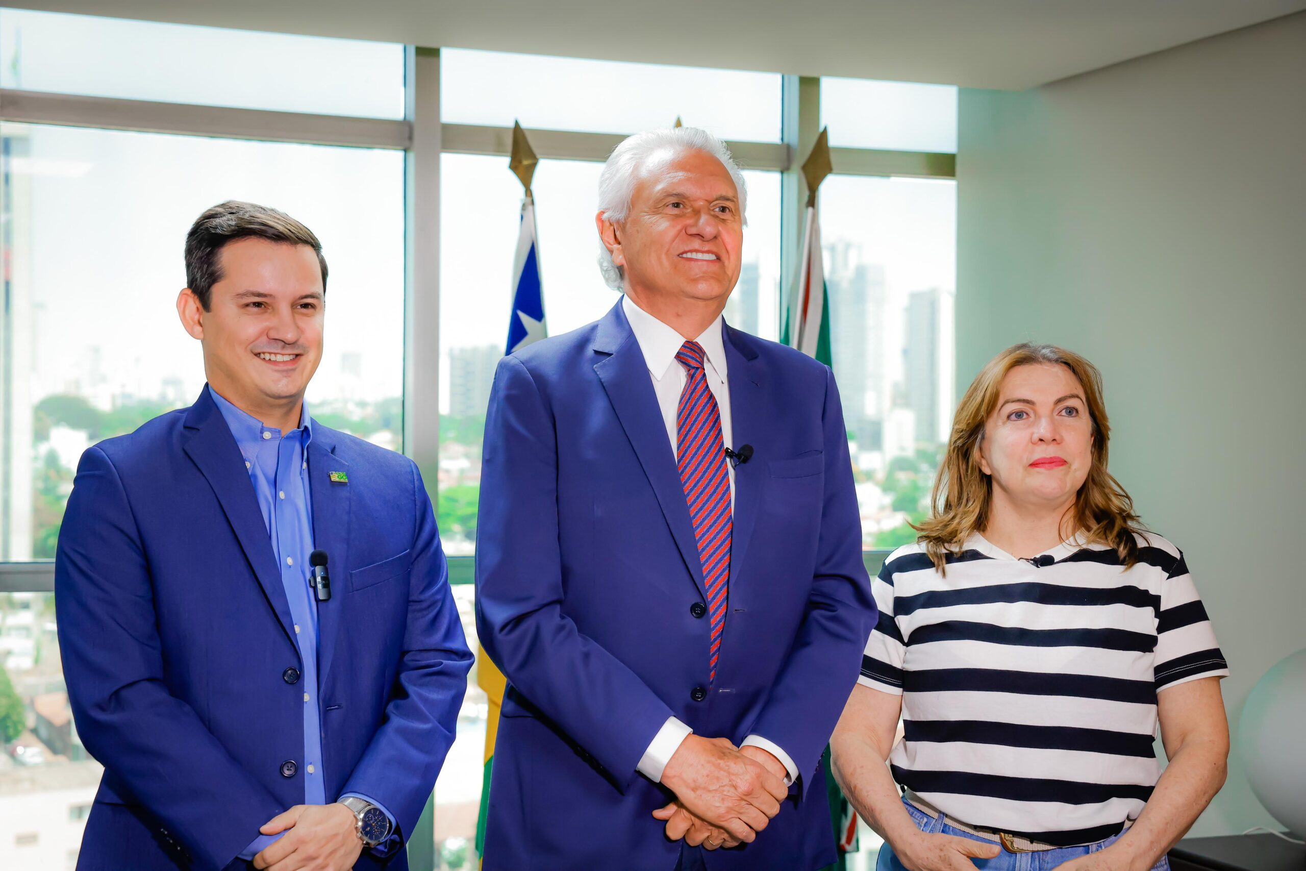 Governador Ronaldo Caiado, presidente da Emater Rafael Gouveia e secretária de Educação Fátima Gavioli. Previsão é que as primeiras turmas iniciem o projeto em 2025, com todas as classes em regime de internato e semi-internato (Foto: Romullo Carvalho/Secom)