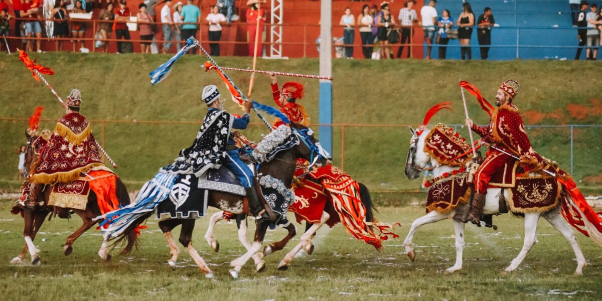 Corumbá e Pilar de Goiás recebem Circuito das Cavalhadas