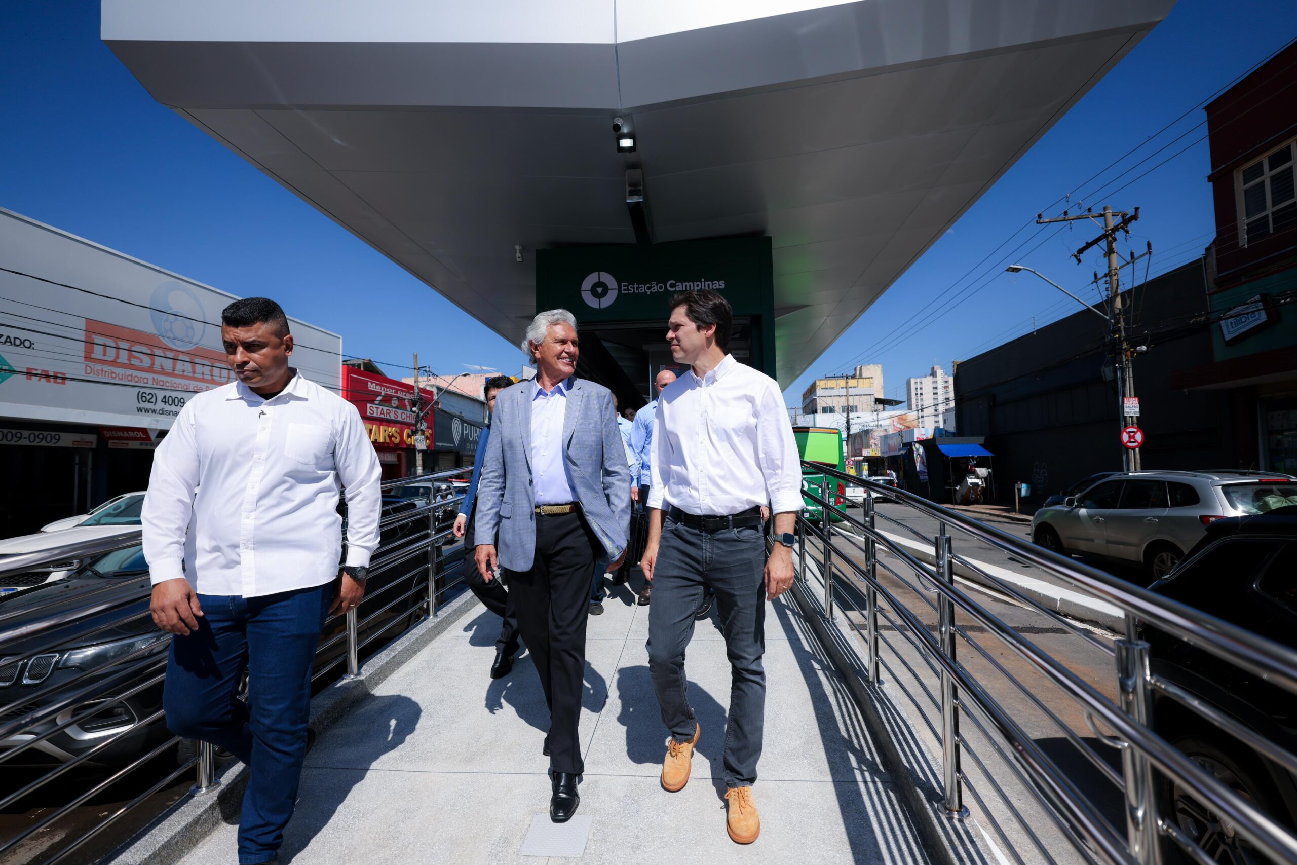 Caiado vistoria Estação Campinas e entrega revitalização de estruturas do Eixo Anhanguera: “Estamos avançando na qualidade do atendimento à população” (Foto: Júnior Guimarães)