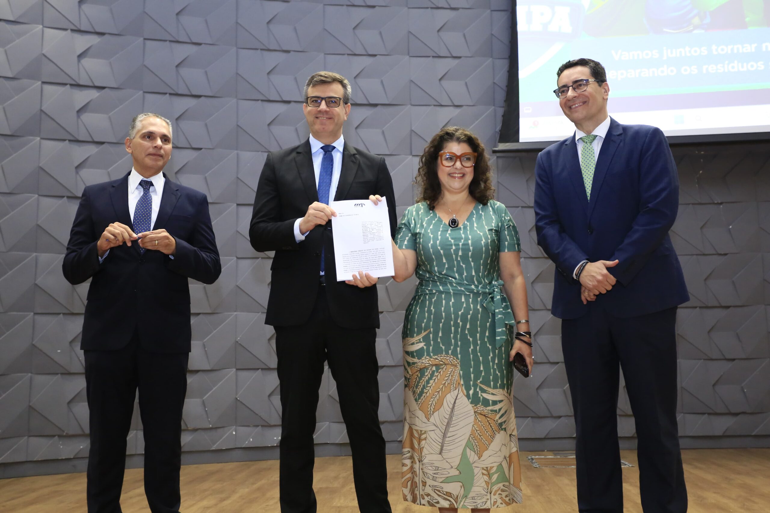 Participantes do evento Recicla Goiás