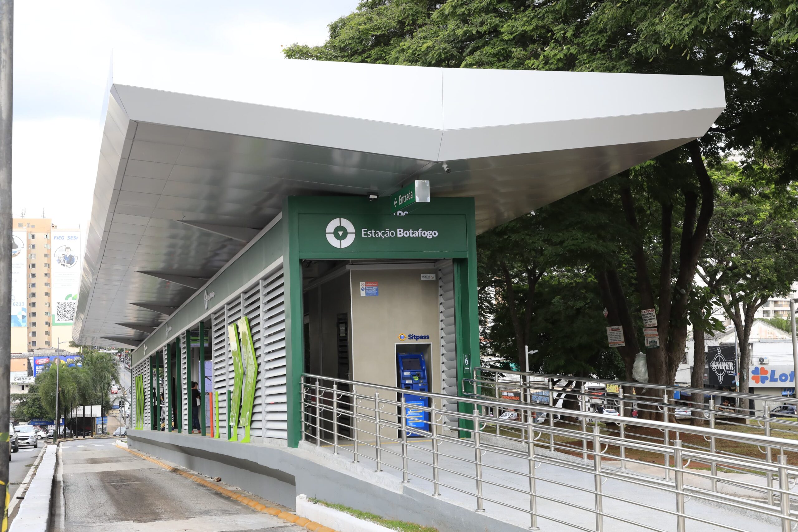 eNTRADA DA eSTAÇÃO bOTAFOGO DO brt lESTE-oESTE