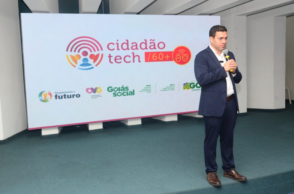 Goiás Social promove formatura de mais de 80 idosos em curso de inclusão digital