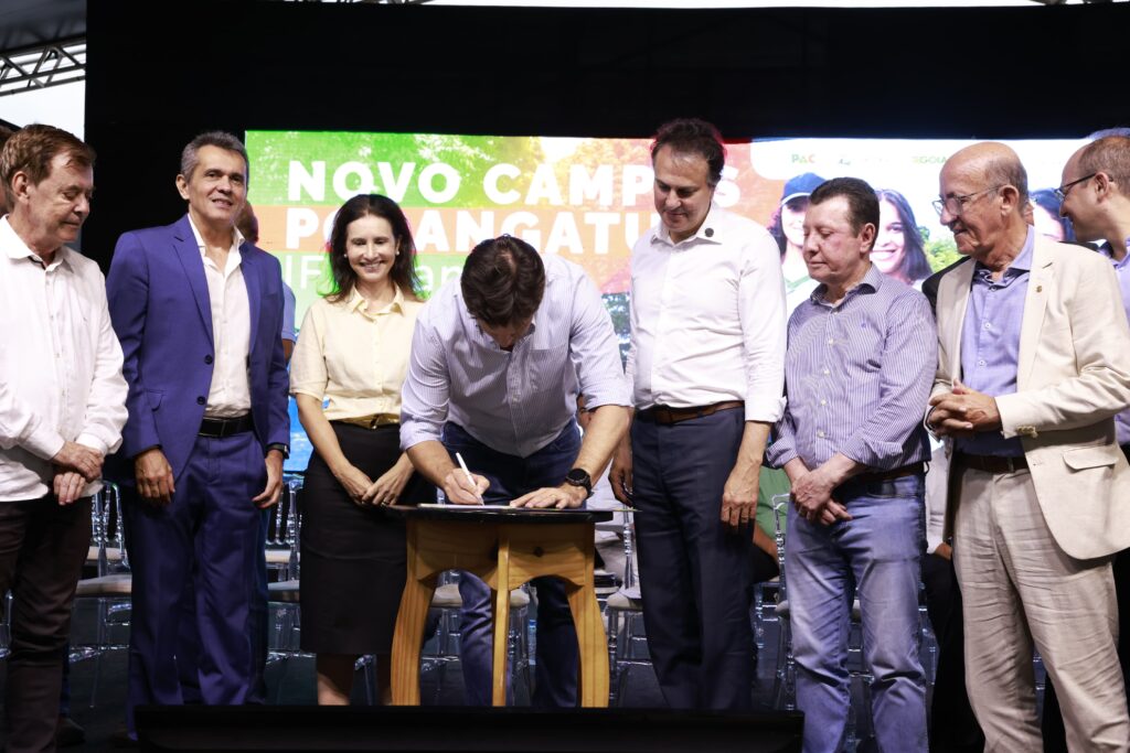 Assinada ordem de serviço que autoriza início das obras do novo IF Goiano, em Porangatu
