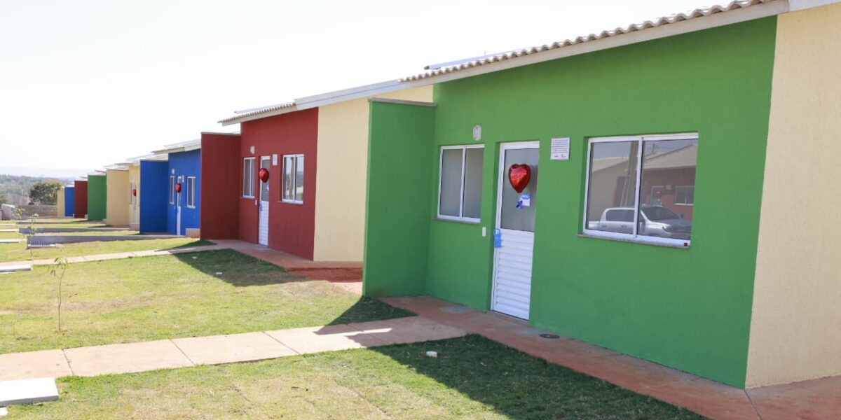 Governo entrega casas e nova captação de água em São Luís de Montes Belos