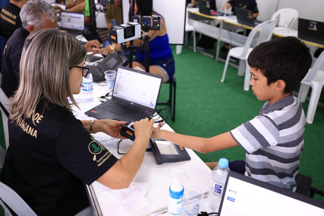 Moradores de Jataí recebem serviços gratuitos e benefícios do Goiás Social