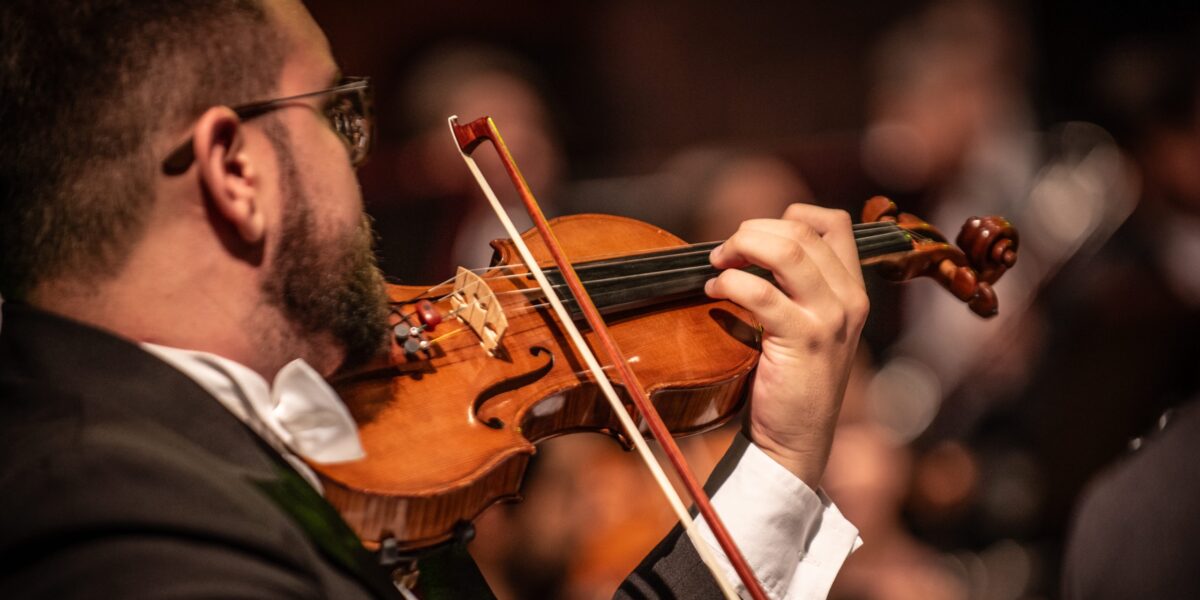 Orquestra Filarmônica de Goiás encerra semestre com concerto gratuito nesta quinta-feira