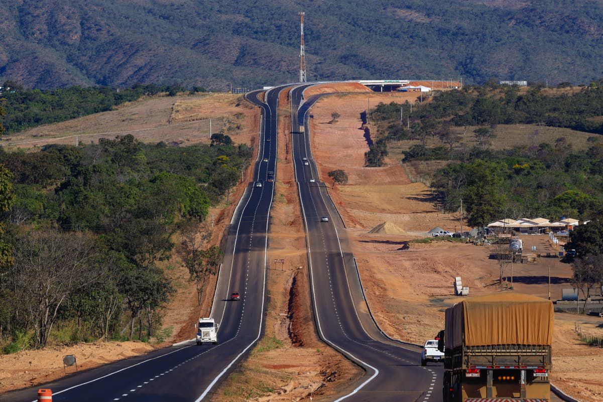 Goiás investe R$ 1,3 bilhão em obras e programas