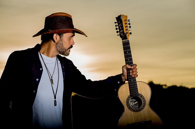 Teatro Goiânia recebe Almir Pessoa In Concert